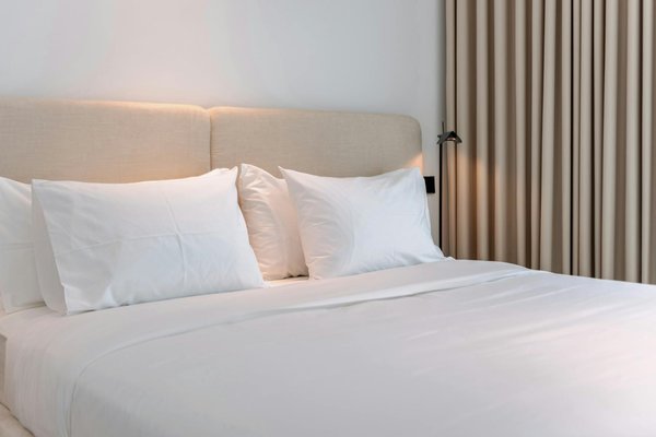 What unique culinary experiences can you find in the UK?